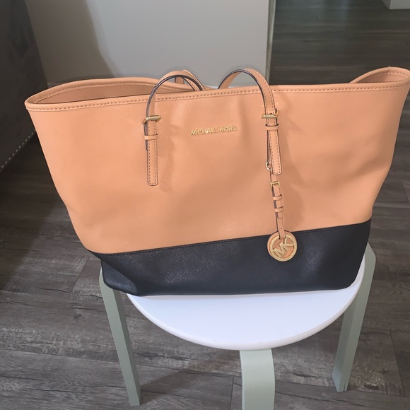 Michael Kors Handbags - Michael Kors Tote